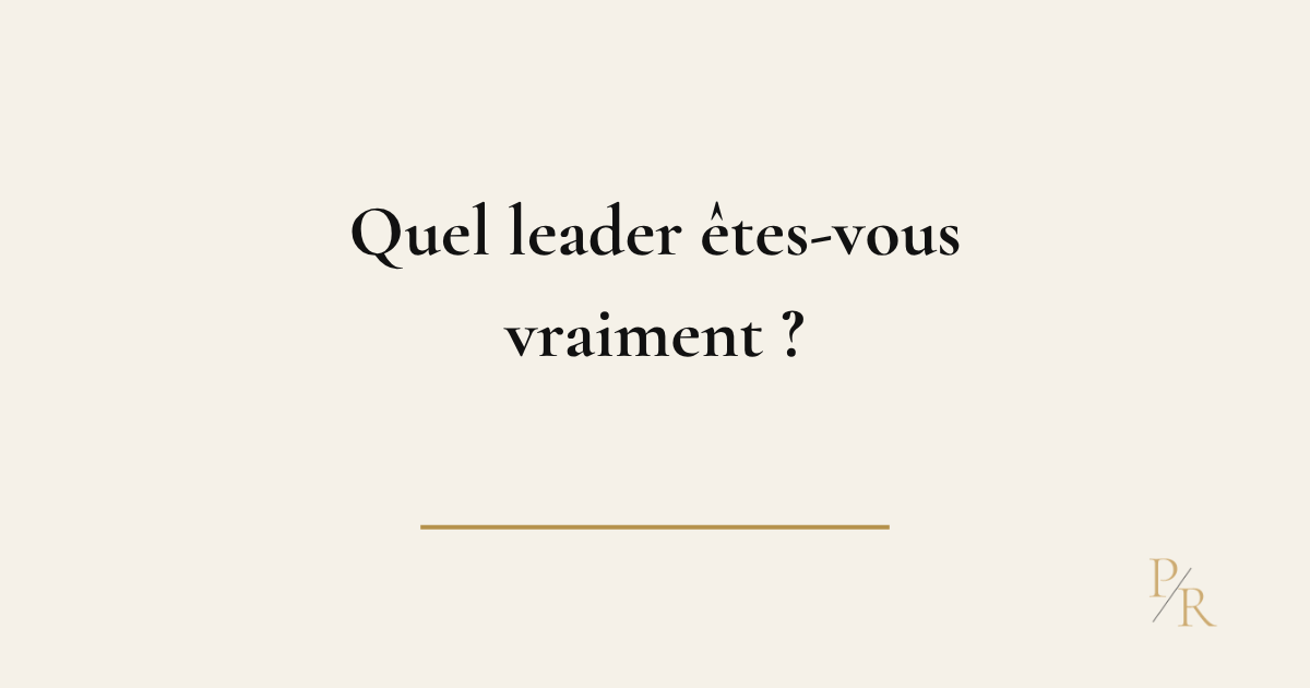 Dirigeant prenant du recul sur sa posture de leadership et son impact sur ses managers